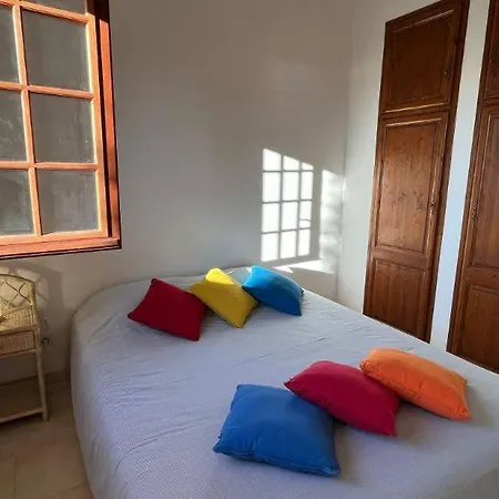 5-bedroom With Pool And Sunny Garden Villa *