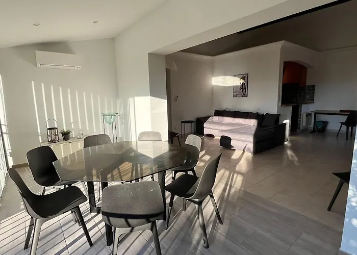 5-bedroom With Pool And Sunny Garden Villa Saint-Raphaël