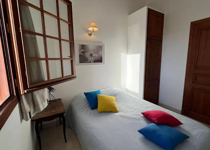 5-bedroom With Pool And Sunny Garden Villa Saint-Raphael (Var)