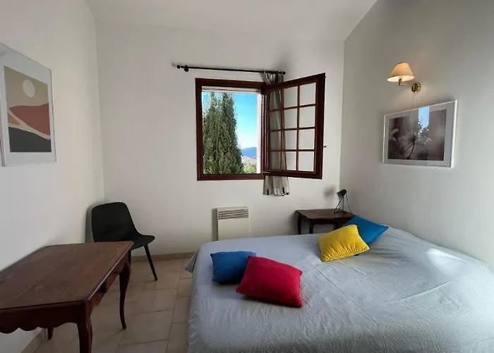 5-bedroom With Pool And Sunny Garden Villa *